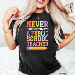 Harris Walz 2024 Never Underestimate a Public School Teacher Rally Merch Tim Walz DNC Quote TShirt